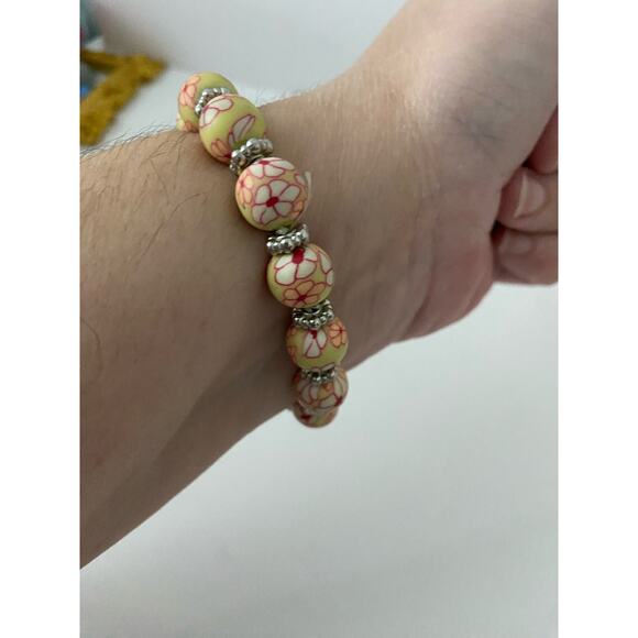 flower fimo clay bead bracelet - Picture 3 of 4